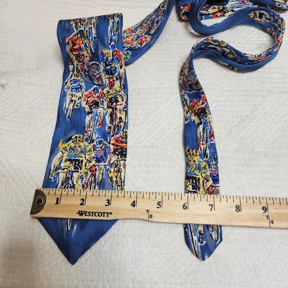 Lands' End Silk Cyclist Blue Tie. - Picture 6 of 6